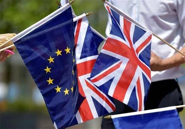 ایرلند به تعلل در مذاکرات خروج انگلیس از اتحادیه اروپا هشدار داد