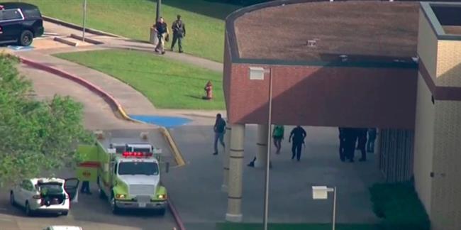 روز خونین در تگزاس/ تیراندازی در یک دبیرستان 20 کشته و زخمی بر جای گذاشت