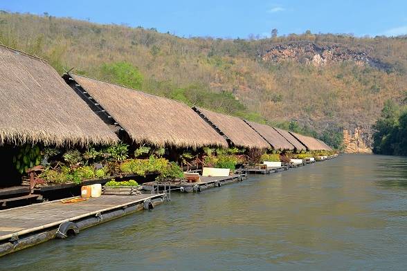 هتل The River Kwai Jungle Raft Floatel در کانچانابوری تایلند