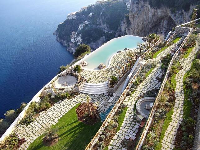 هتل Monastero Santa Rosa در سواحل آمالفی ایتالیا