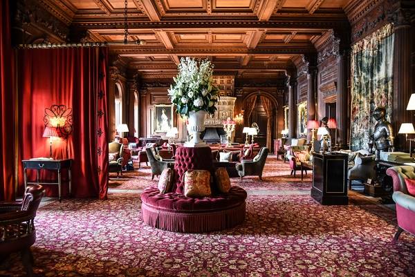 نمای داخلی از هتل Cliveden House در برکشایر انگلستان