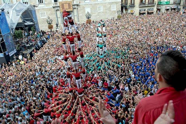 لا مرسه La Mercè در بارسلونا (حدود بیست و چهارم سپتامبر، دوم مهر)