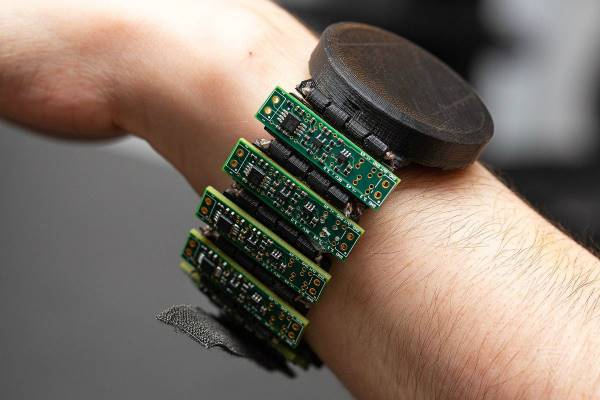دستبند هوشمندی که ذهن کاربر را با دقت بالا می خواند