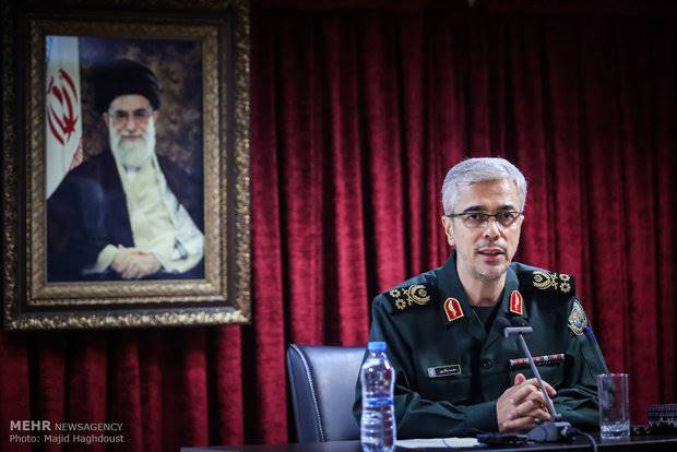 سرلشکر باقری عیدفطر رابه فرماندهان نظامی کشورهای اسلامی تبریک گفت