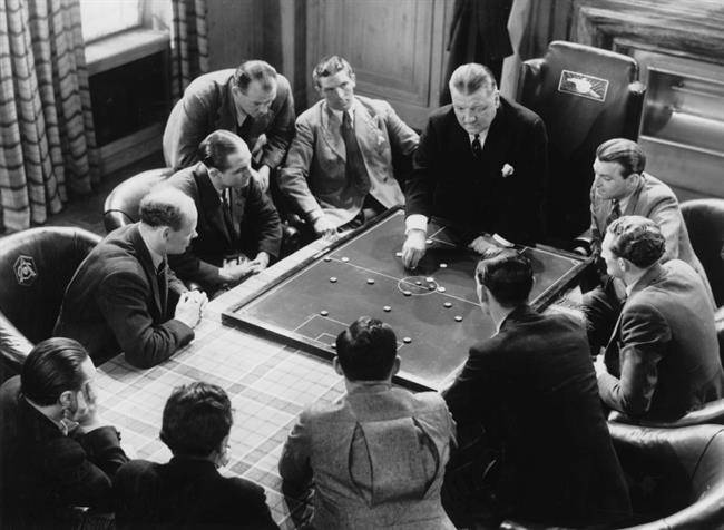 arsenal-stadium-mystery-the-1939-001-football-ground-on-a-round-table-discussion-00m-uuf