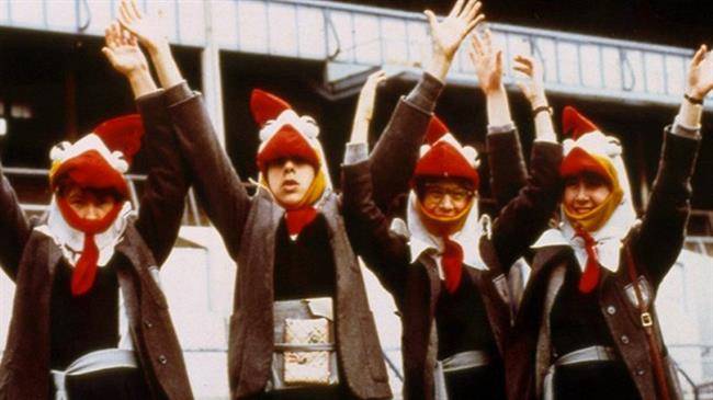 those-glory-glory-days-1983-001-chickens-outfits-hands-up