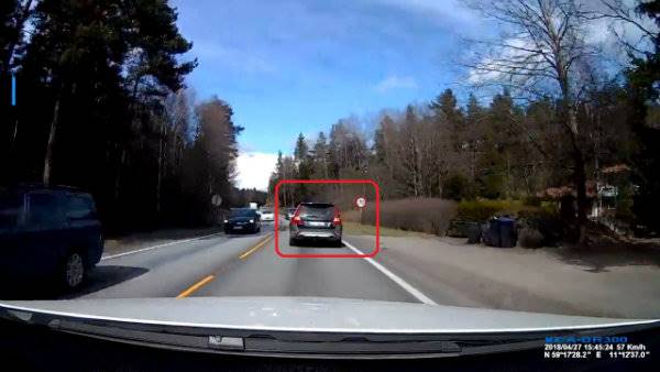 BRUTAL HEAD-ON TRUCK COLLISION SHOWS VOLVOS ARE AMAZINGLY SAFE (3)