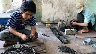 آمارهای تکان‌دهنده وضعیت کودکان کار و خیابان 			 قد کشیدن کودکان کار پشت چراغ قرمز زندگی!