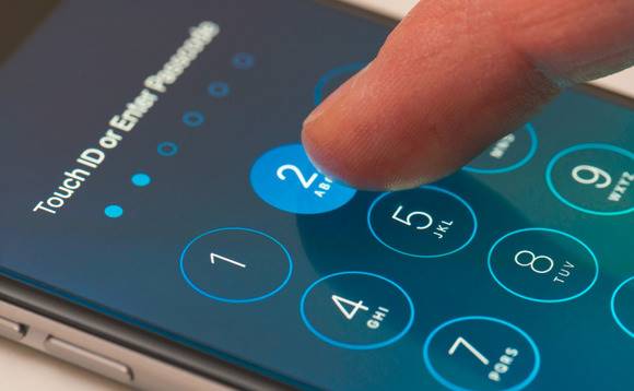 اپل ادعای محقق امنیتی در رابطه با هک آسان آیفون را رد کرد