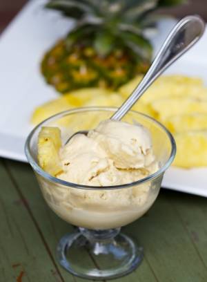 طرز تهیه دسری خوشمزه به نام  “آناناس بستنی”
