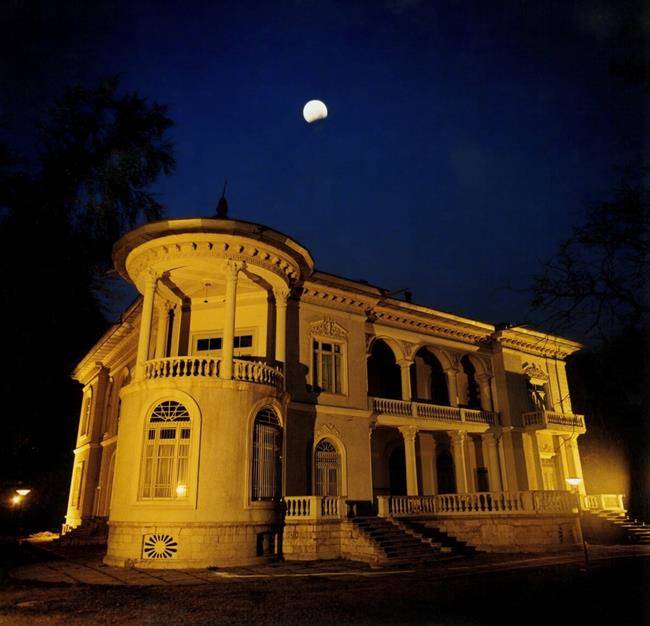 موزه پوشاک سلطنتی در سعدآباد