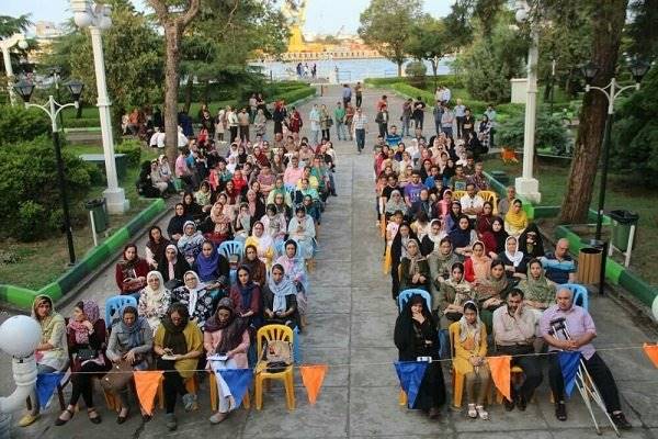 نشست کتابخوان «توهم بخوان» در انزلی برگزار شد