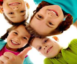 10 روش فوق العاده موثر برای تربیت کودک خوش بین