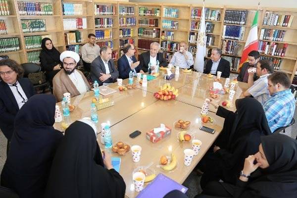 کتابخانه عراقچی در تهران بازگشایی شد