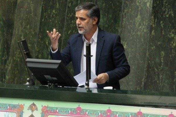 اعتراض نقوی حسینی به حذف «حق سختی کار» از حقوق فرهنگیان
