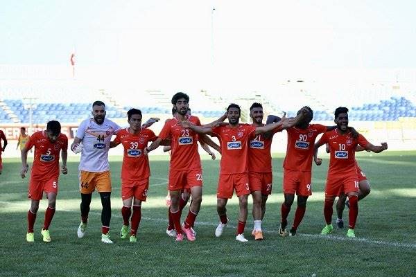 پرسپولیس با 20 بازیکن به مشهد می‌رود