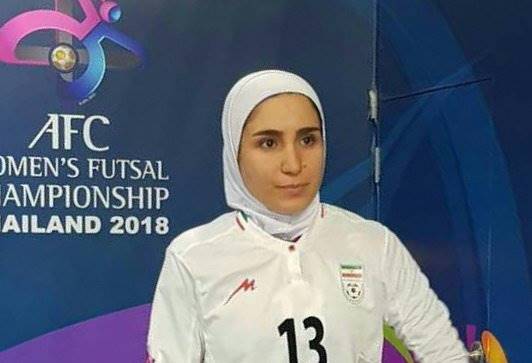 خانم گل فوتسال: دلم می خواست همه ملی‌پوشان در مراسم برترین‌ها باشند/ لیگ باید 8 تیمی شود