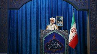 آیت‌الله موحدی کرمانی در نماز جمعه تهران: تغییر تیم اقتصادی دولت ضروری است/اشدّ مجازات برای غارتگران بیت‌المال اعمال شود/ چند صدایی در تصمیمات اقتصادی دولت شایسته نیست