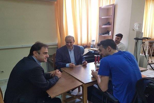 رئیس فدراسیون فوتبال از مدافع مصدوم استقلال عیادت کرد