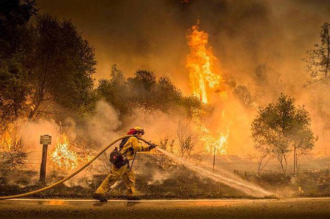 آتش سوزی در کالیفرنیا پس از یک هفته، 8 کشته برجا گذاشت