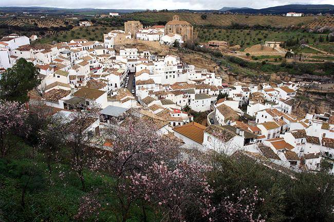 شهر سیتینیل دی لاس بودگاس (setenil de las bodegas) در اسپانیا 