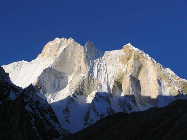 قله مرو در رشته کوه های هیمالیا (meru peak in the himalayan mountains)