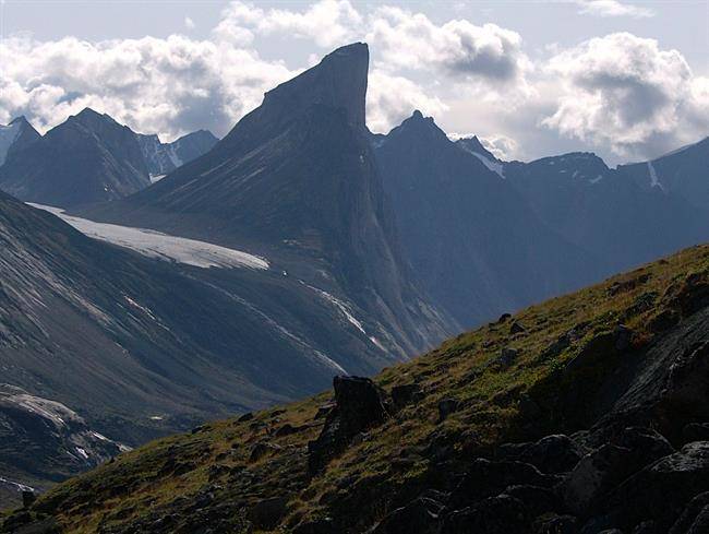 کوه تور در جزیره بفین کانادا (mount thor in baffin island in canada)