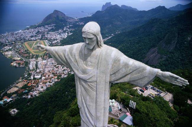 مجسمه نجات بخش مسیح در برزیل (christ the redeemer statue in brazil)