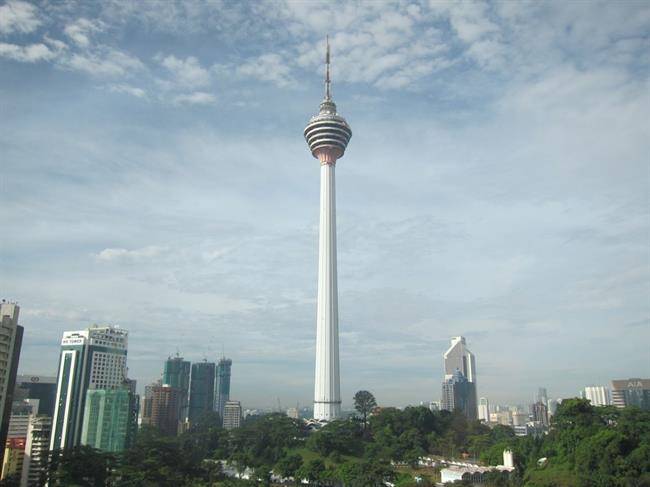 برج کی ال در کوآلالامپور (kl tower in kuala lumpur , malaysia)