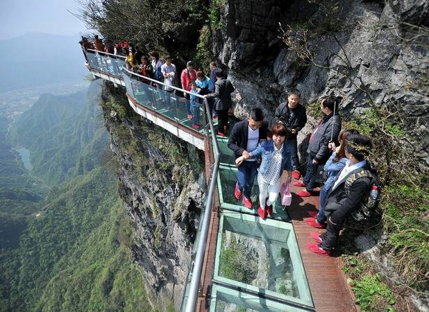 کوه تیانمن در چین (tianmen mountain in china)