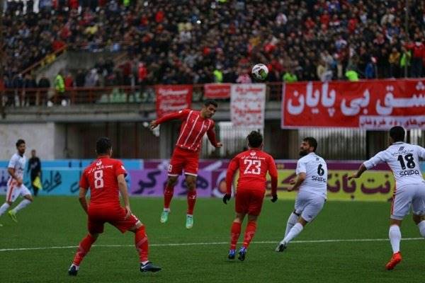 درگیری شدید خداداد با تماشاگران سپیدرود/ اخراج زودهنگام عزیزی