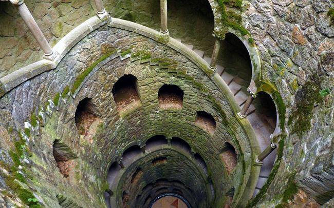 منطقه افسانه ایQuinta Da Regaleira در پرتغال