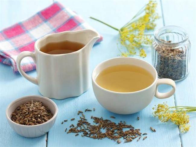 چای رازیانه از درمان های خانگی مفید برای کاهش اسید معده
