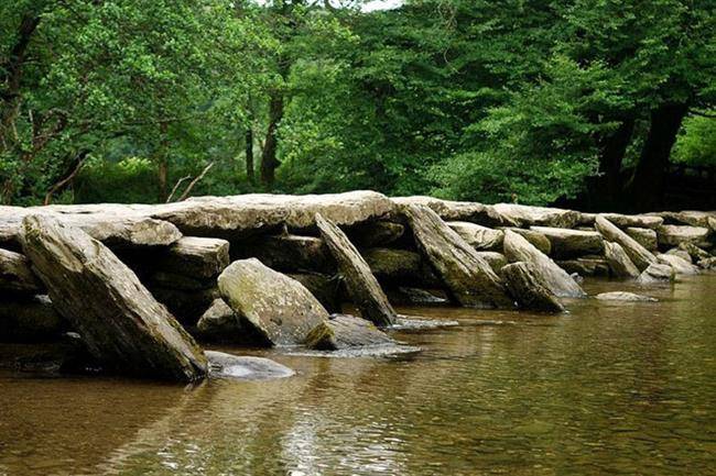 پل های سنگی(Clapper bridges)