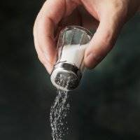 نشانههای زیادهروی در مصرف نمک