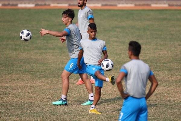 تمرین تیم فوتبال امید با توپ‌های اجاره‌ای در غیاب عربستانی‌ها!