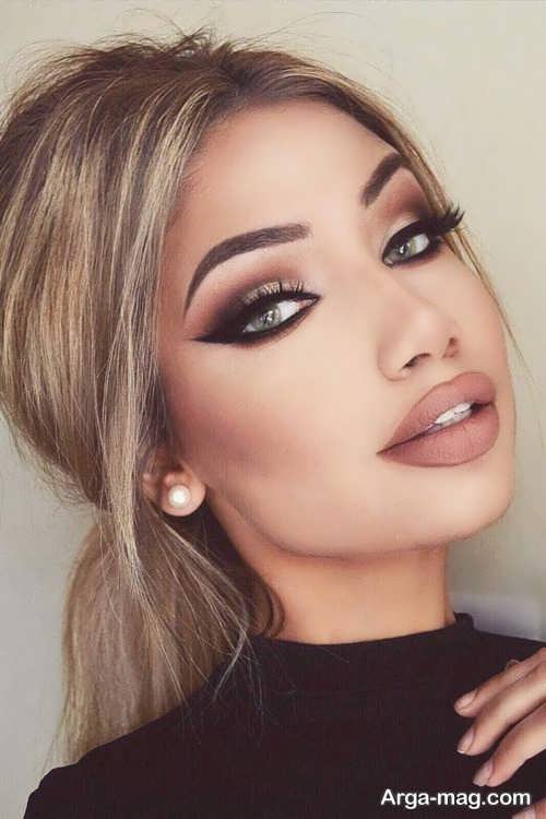 مراحل آرایش چشم اسموکی