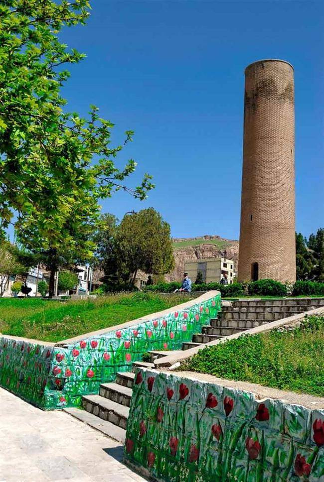 مناره آجری