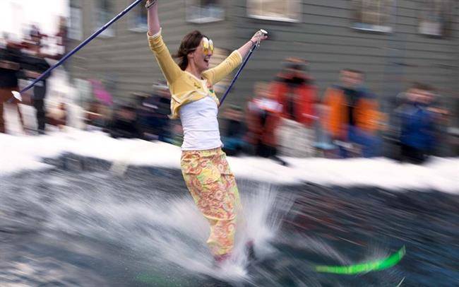 شرکت در رقابت pond skimming