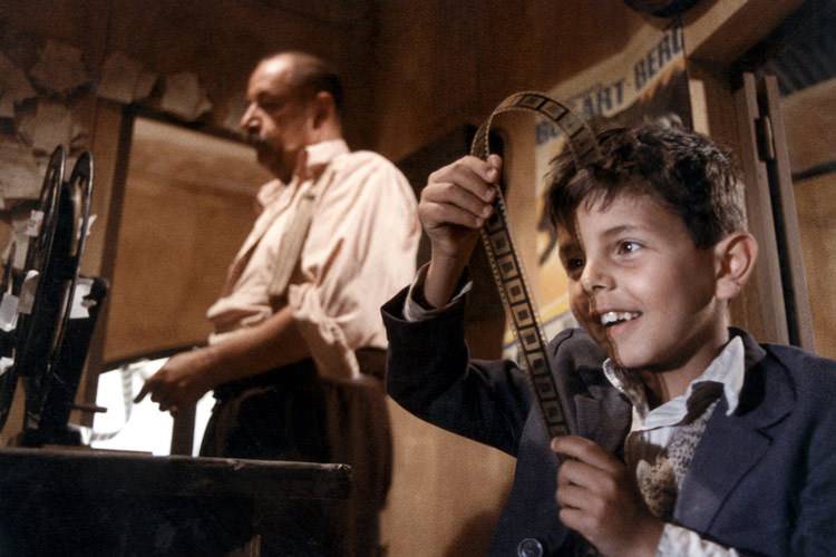 نقد فیلم Cinema Paradiso - سینما پارادیزو