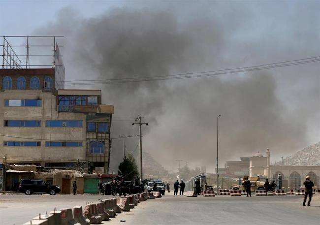 انفجار انتحاری در مقابل کمیسیون انتخابات افغانستان در جلال آباد/5 نفر کشته و زخمی شدند