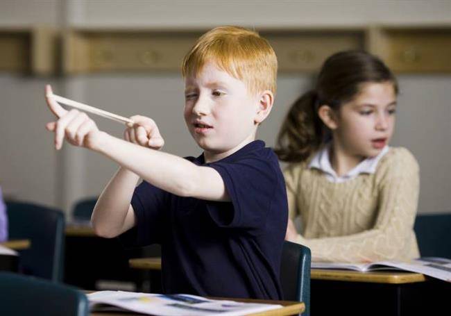 نحوه برخورد با رفتارهای نامناسب دانش آموزان - زبان بدن در تدریس
