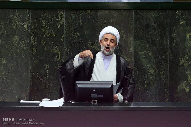 ریشه مشکلات اقتصادی کاخ آرزوهای برجام بود که با لگد ترامپ خراب شد