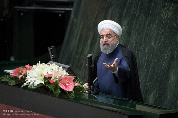 والله ما دچار بحران نیستیم/ برجام بخشی ازمشکلات اقتصادی را حل کرد