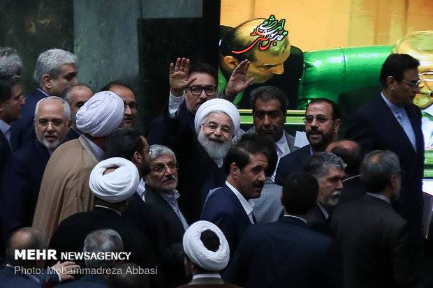 شوخی‌های رئیس‌جمهوربامجلس/روزی که روحانی شبیه رئیس‌جمهور سوئیس شد