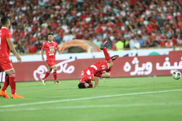شکست پرسپولیس مقابل الدحیل در نیمه نخست