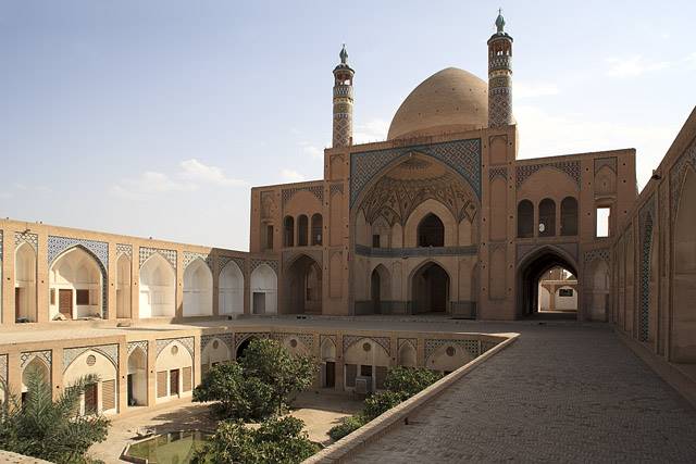 مسجد و مدرسه آقابزرگ