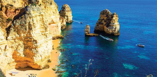 PRAIA DA MARINHA در پرتغال