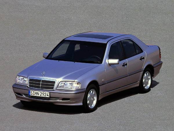 Mercedes-Benz-C-250-Turbodiesel-W202-1995-Design-Interior-Exterior-2