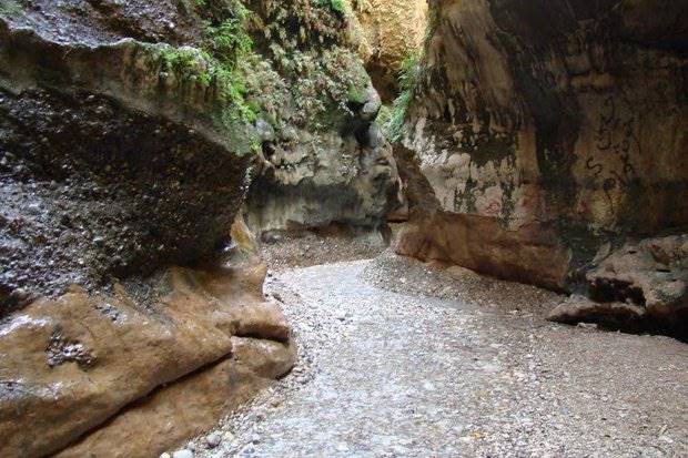 غار زینه گان